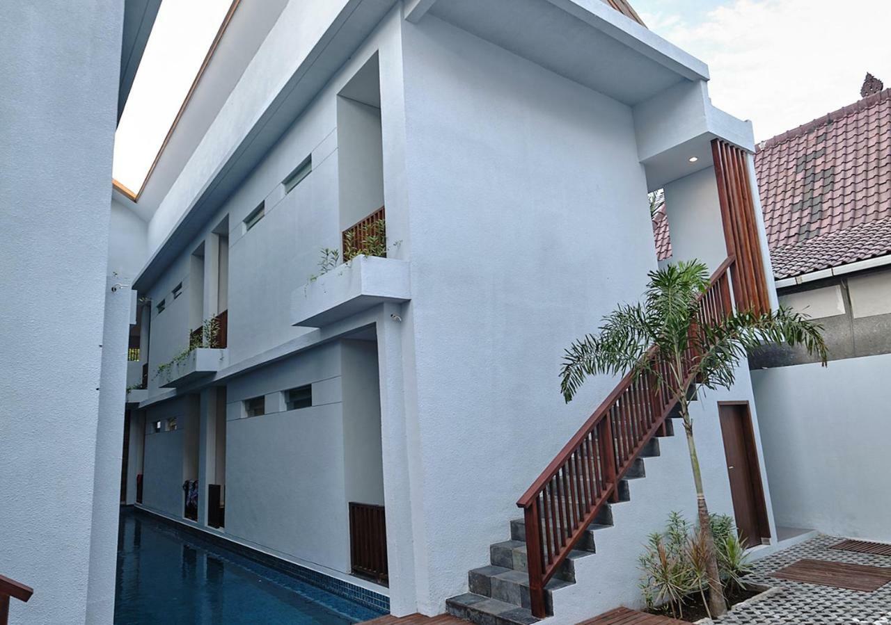 Gili Kama Hotel & Villa กีลีตราวางัน ภายนอก รูปภาพ