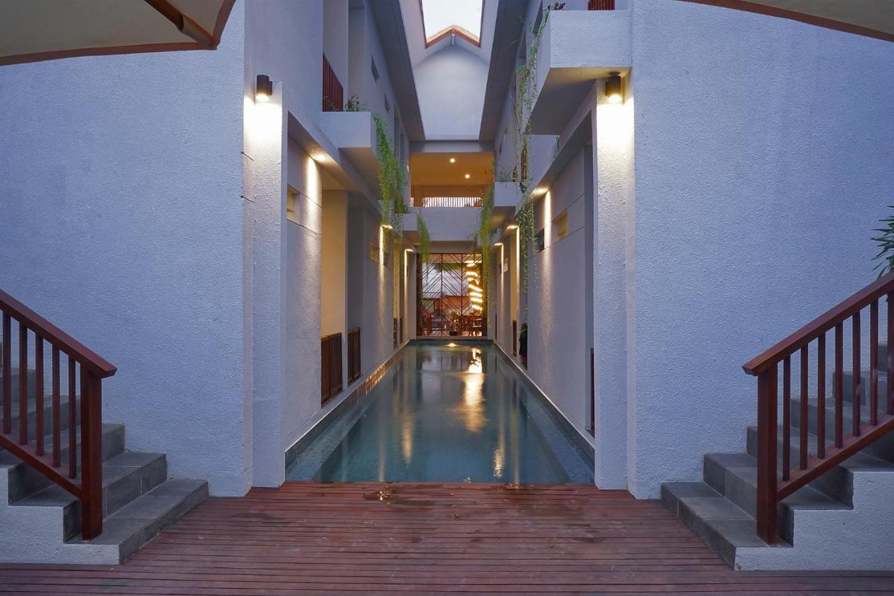 Gili Kama Hotel & Villa กีลีตราวางัน ภายนอก รูปภาพ