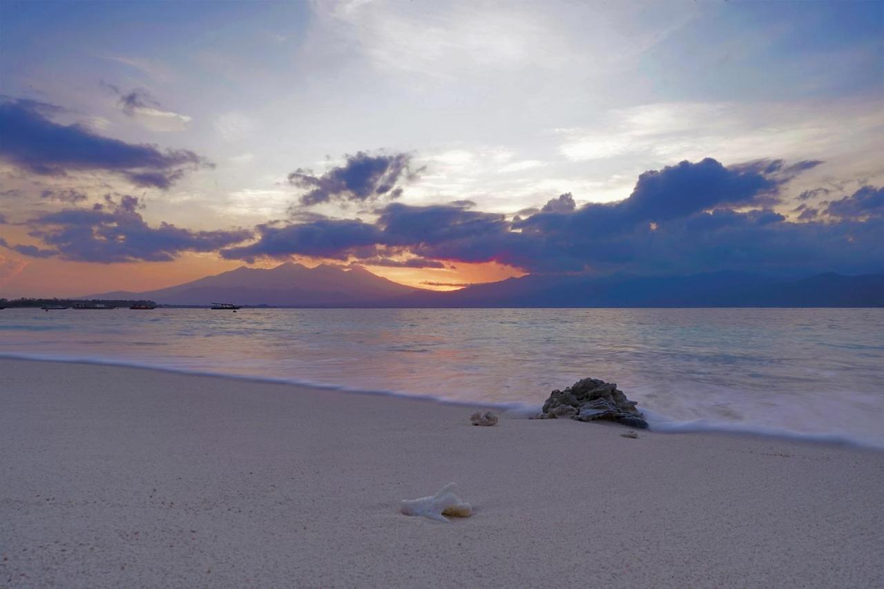 Gili Kama Hotel & Villa กีลีตราวางัน ภายนอก รูปภาพ