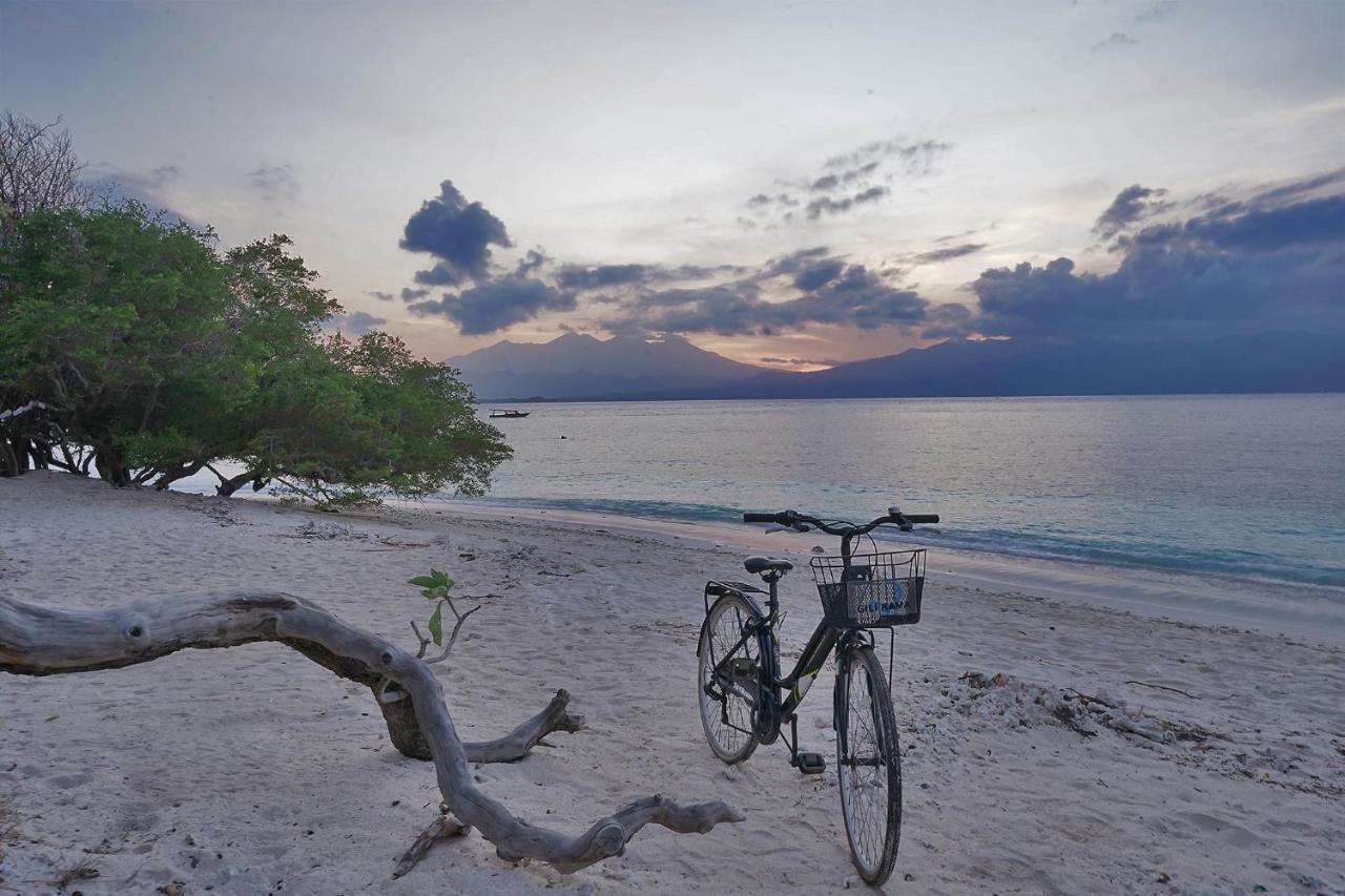 Gili Kama Hotel & Villa กีลีตราวางัน ภายนอก รูปภาพ